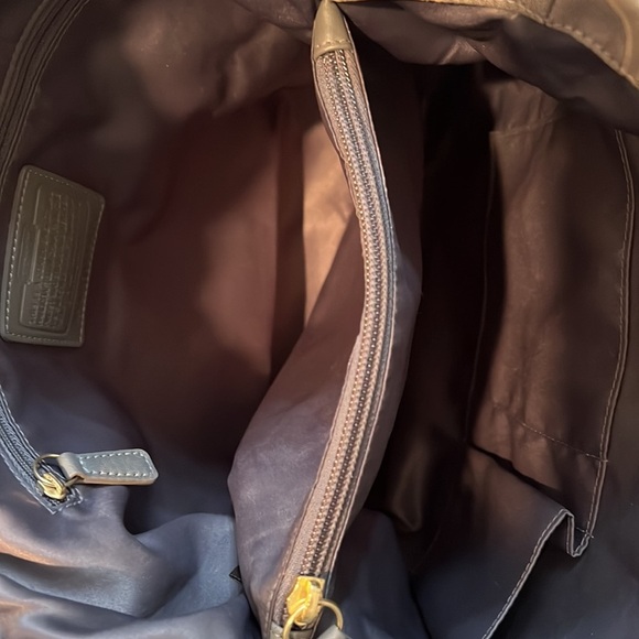 Vintage Coach Penelope Stylish Classic Gray Silver Monogram Signature Purse - Picture 11 of 13